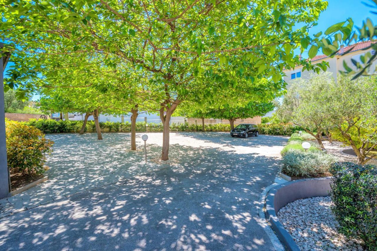 Villa Mihaela Trogir Exterior photo