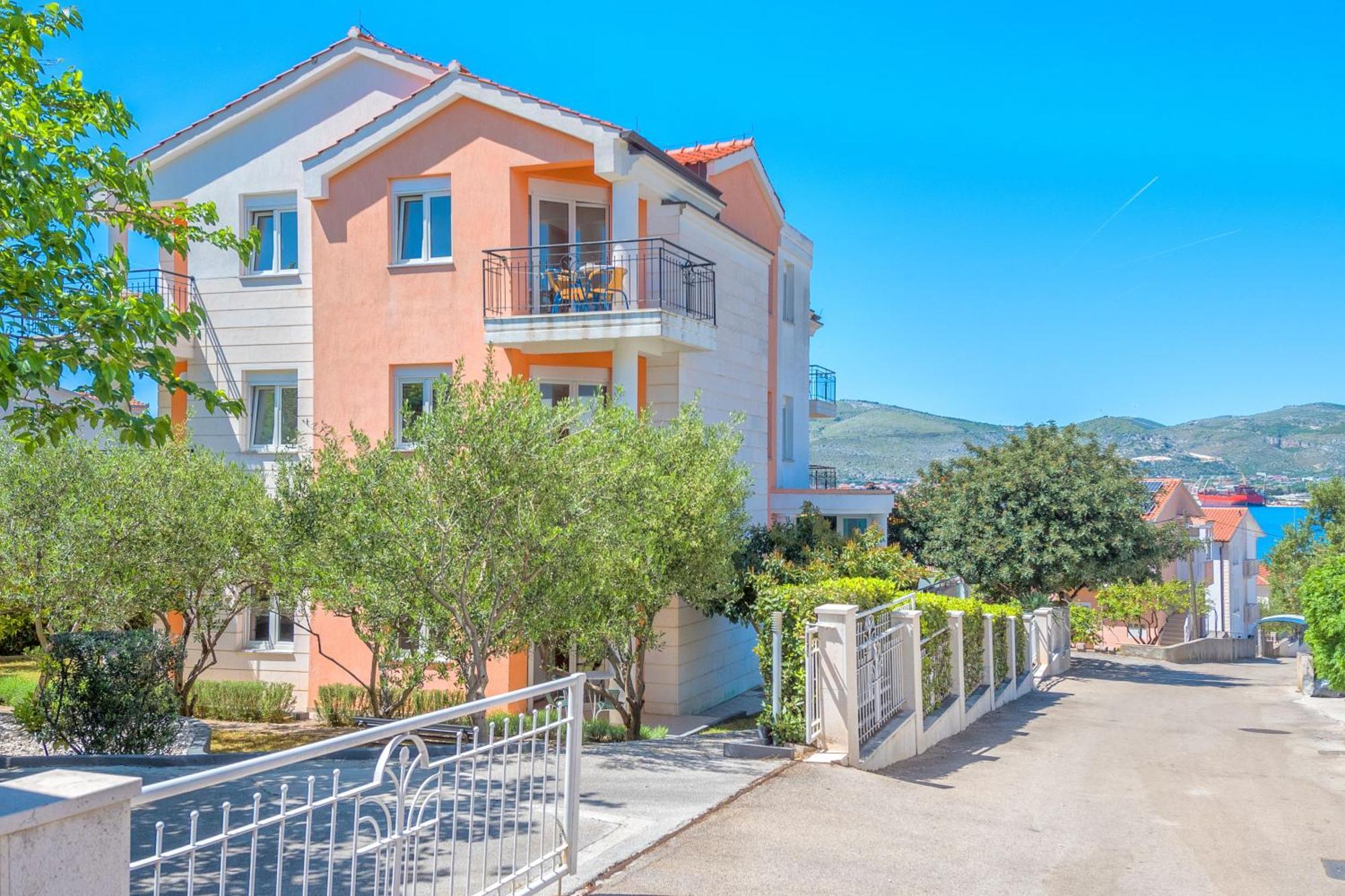 Villa Mihaela Trogir Exterior photo