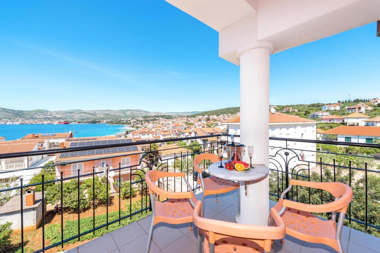 Villa Mihaela Trogir Exterior photo